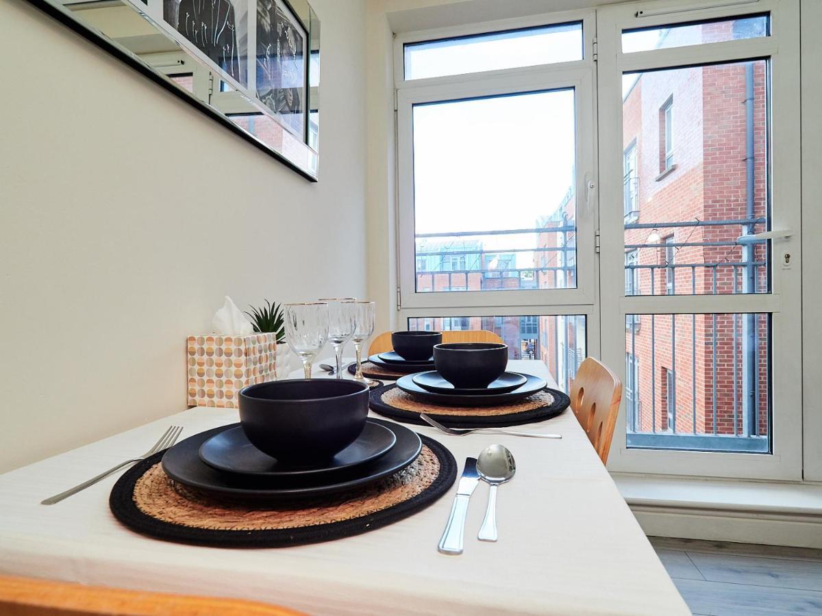 Beauchamp Suite In Coventry City Centre Cv1 For Contractors Professionals Tourists Relocators Students And Family Bagian luar foto
